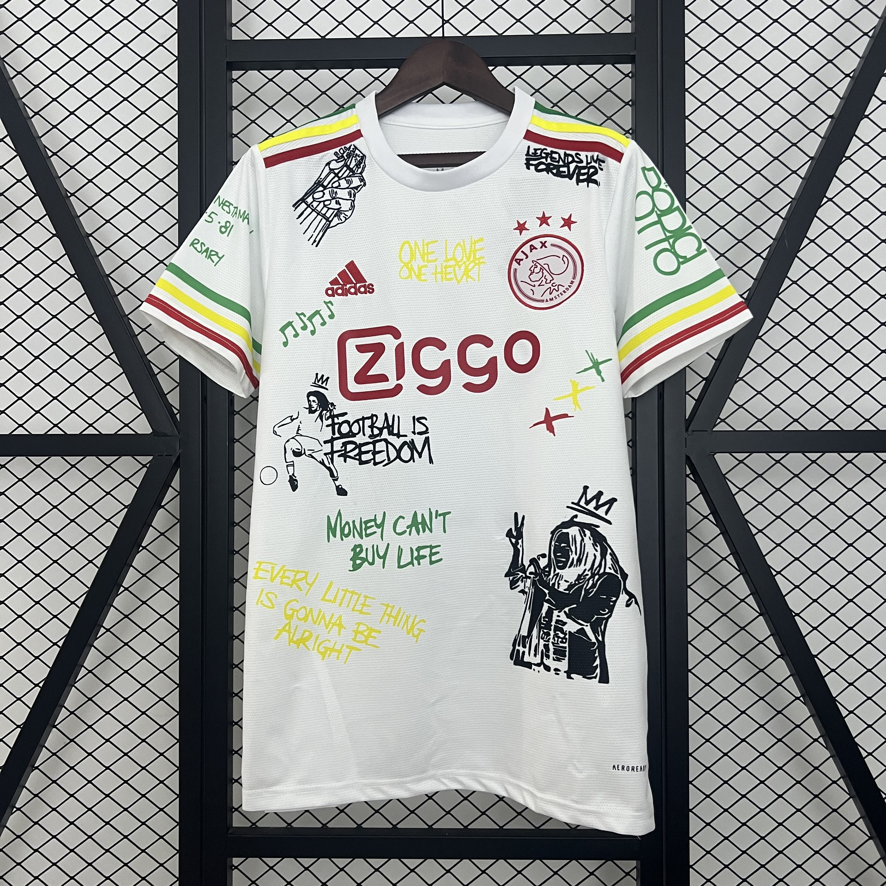 Camisa Ajax Edição Especial 25/26 - Branca Bob Marley