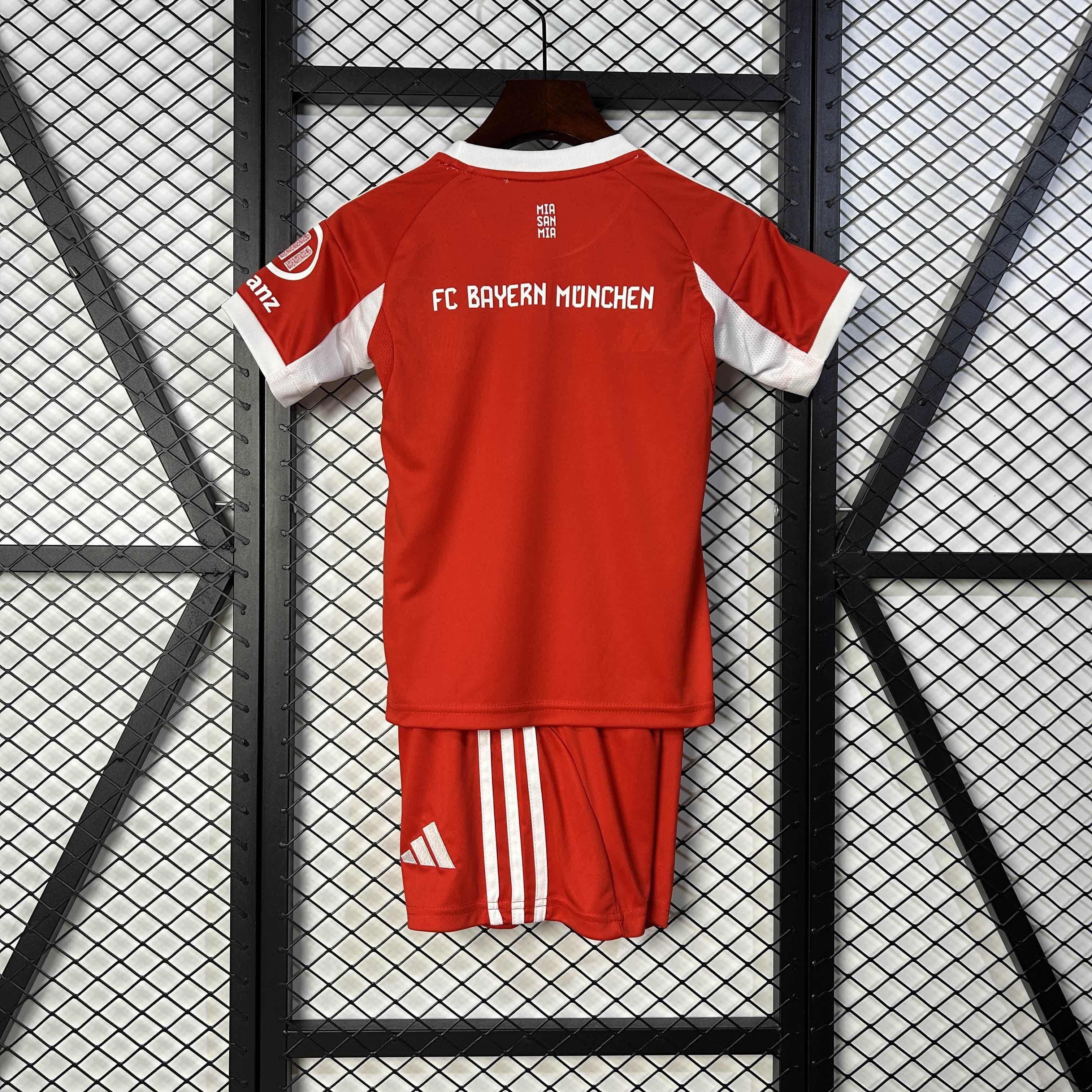 Conjunto Bayer de munique home 25/26