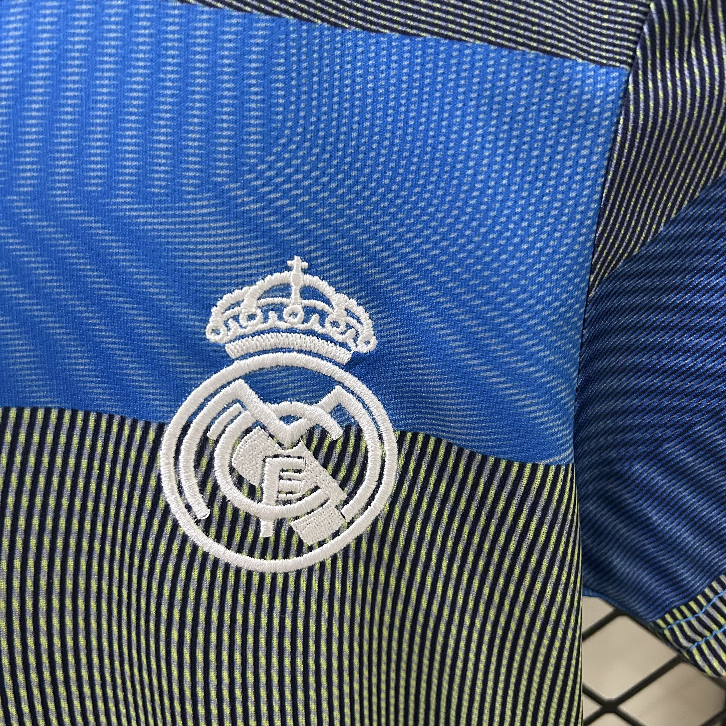 Conjunto Infantil Real Madrid Away 25/26
