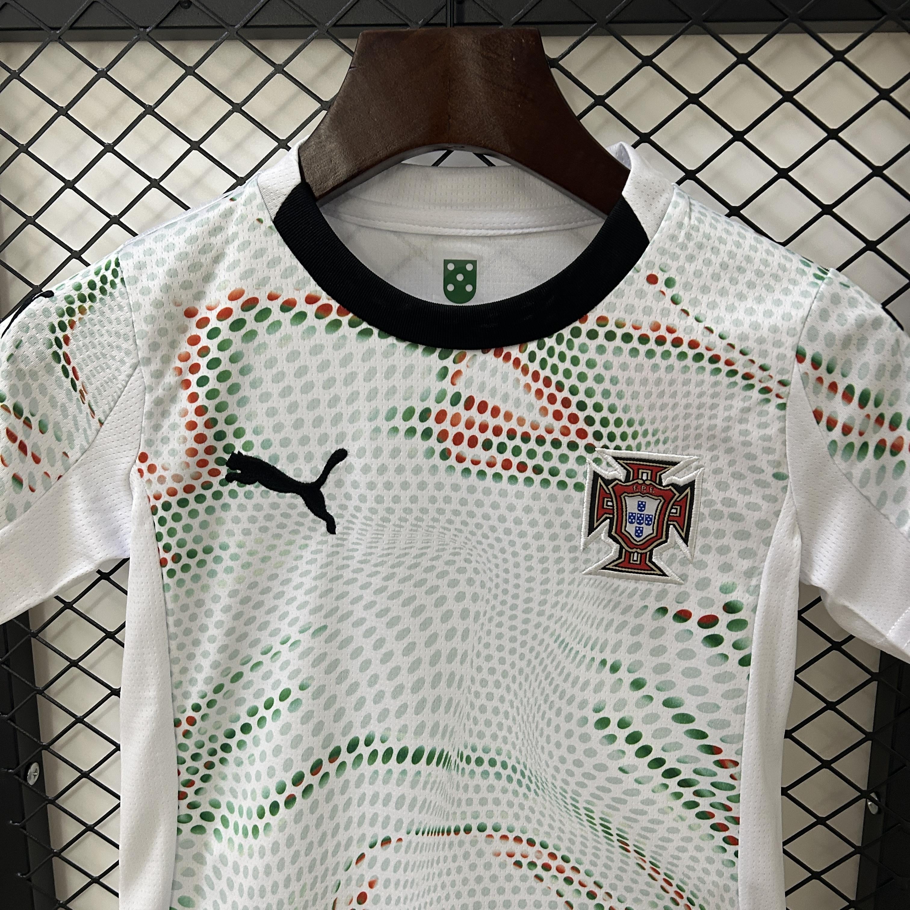 Conjunto Infantil Portugal Fora 25/26 - Branco